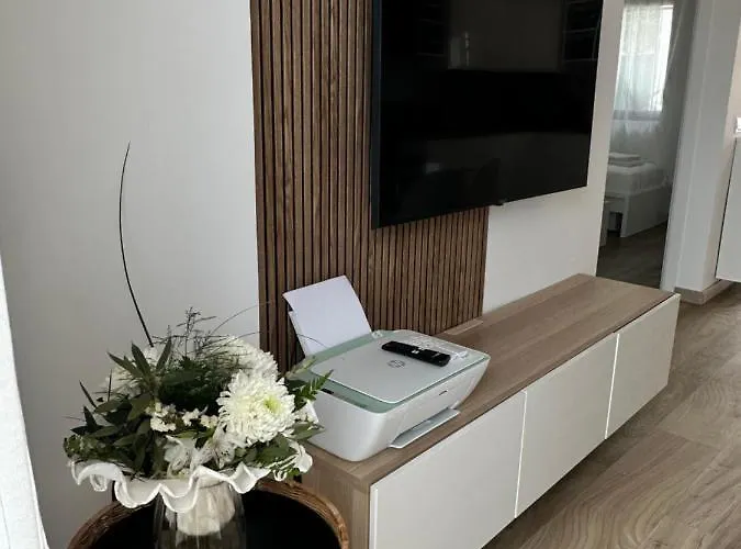 La Casa De Paseka Апартаменты Адехе